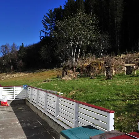 Fredelig Med Naturskjonn Omgivelse, Midt I Lofoten * Jerstad